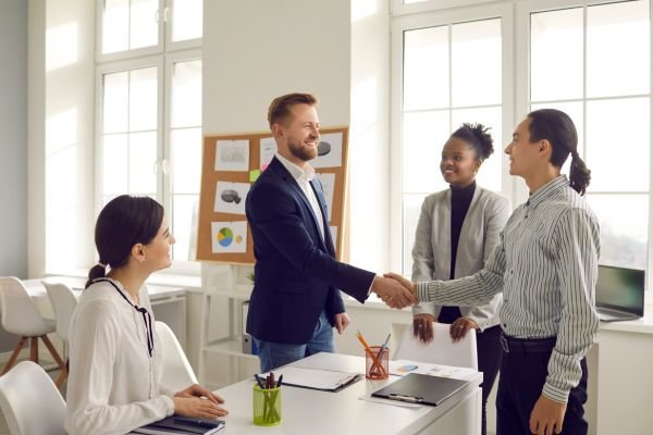 Cultivando Relações Profissionais com o Horóscopo Chinês